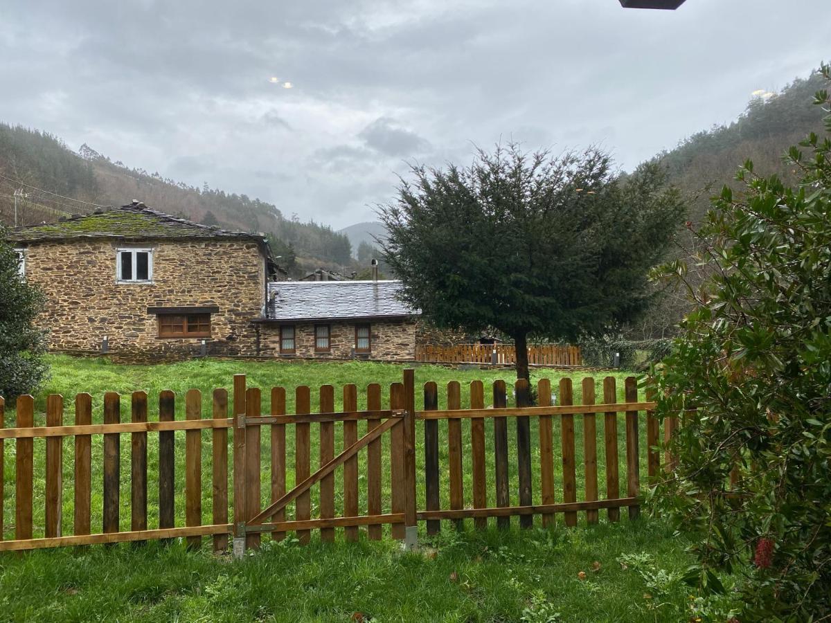 Casas Rurales Tareira En Taramundi Exterior foto